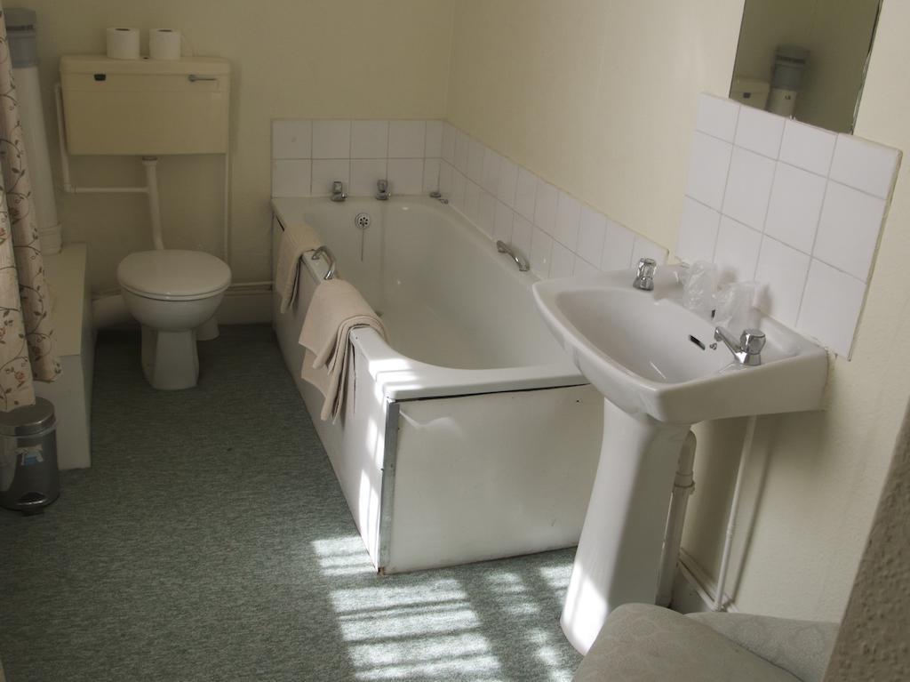 Calverts Hotel - Newport, Isle Of Wight Oda fotoğraf